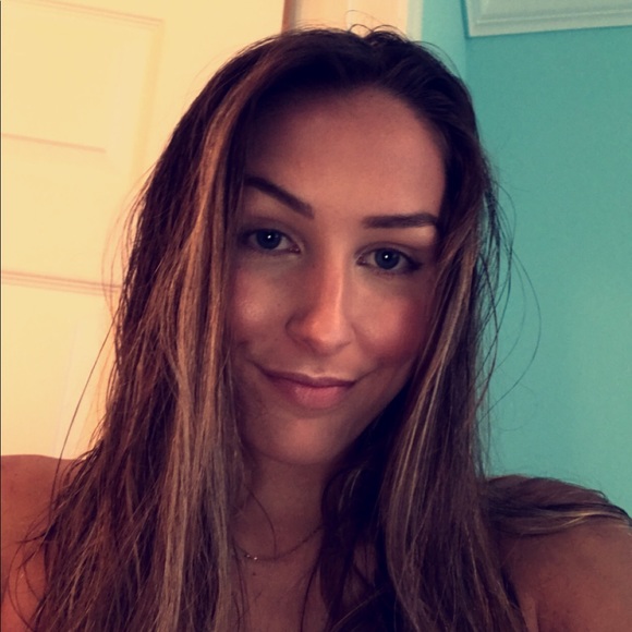 Meet your Posher, Madison - Picture 1 of 1